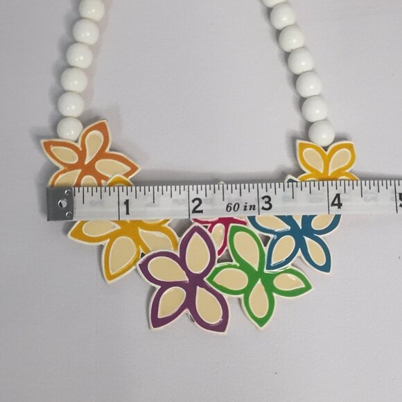 Vintage 1980’s White Chunky Beaded Flowered Statement Necklace - Picture 4 of 7